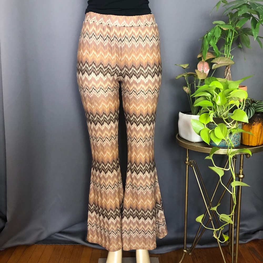 FOREVER 21 Knit Chevron Bellbottoms